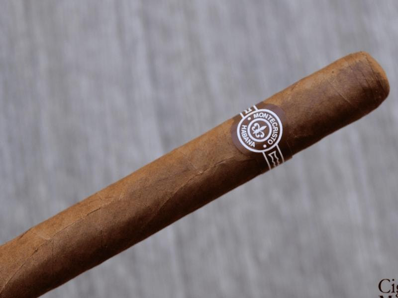 Hình thức bên ngoài của cigar Montecristo No.1